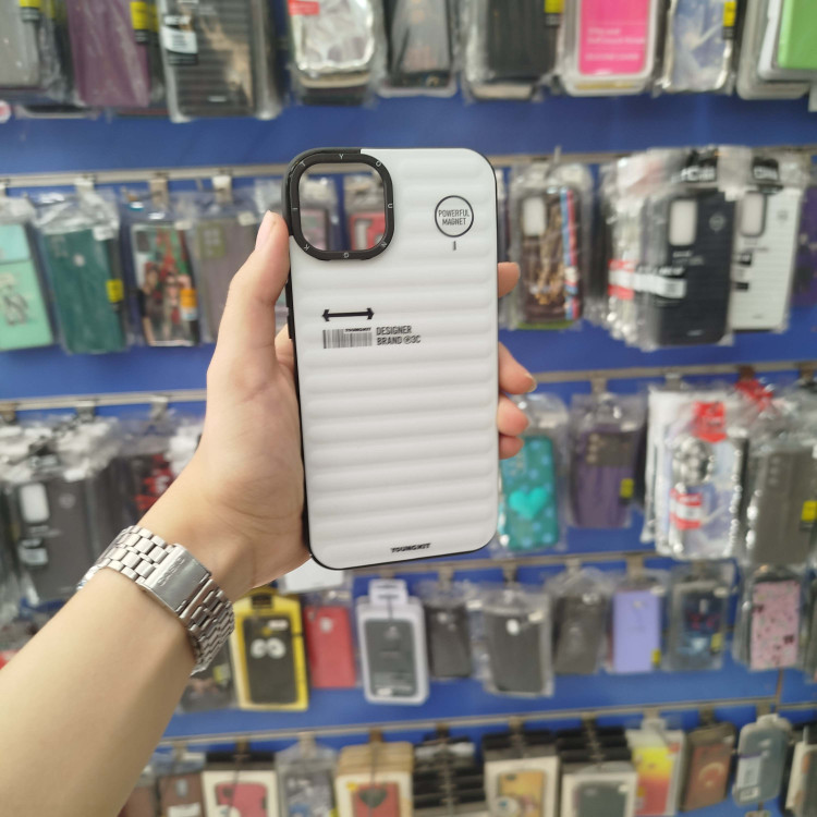 گارد آیفون 13 نرمال پافری سفید