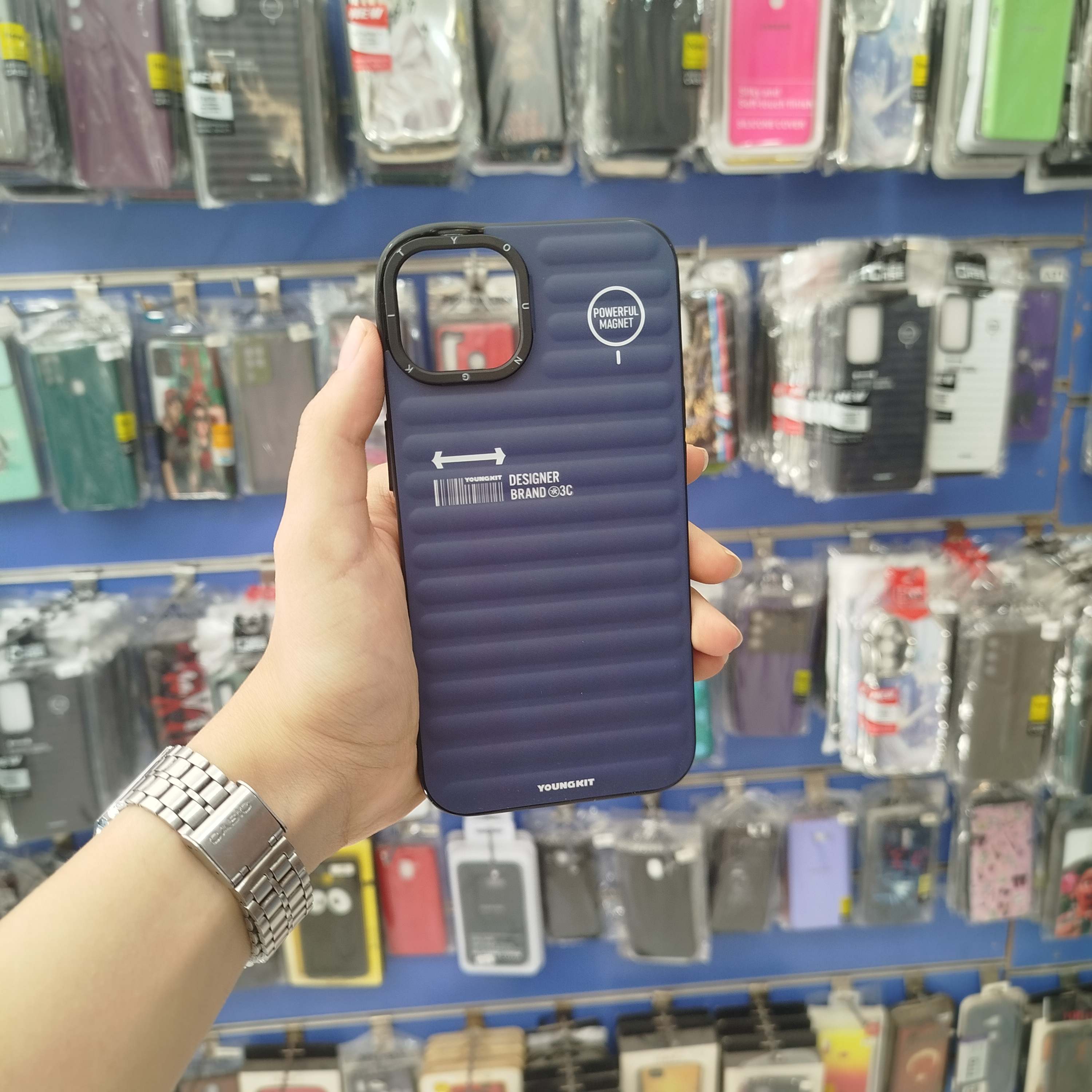 گارد آیفون 13 نرمال پافری سورمه‌ای