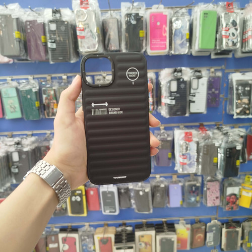 گارد آیفون 13 نرمال پافری مشکی