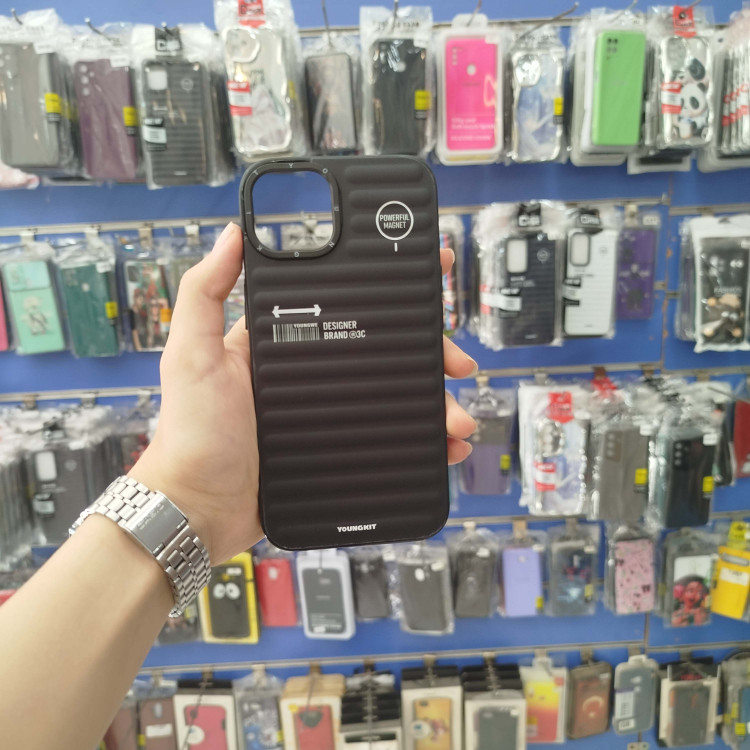 گارد آیفون 13 نرمال پافری مشکی