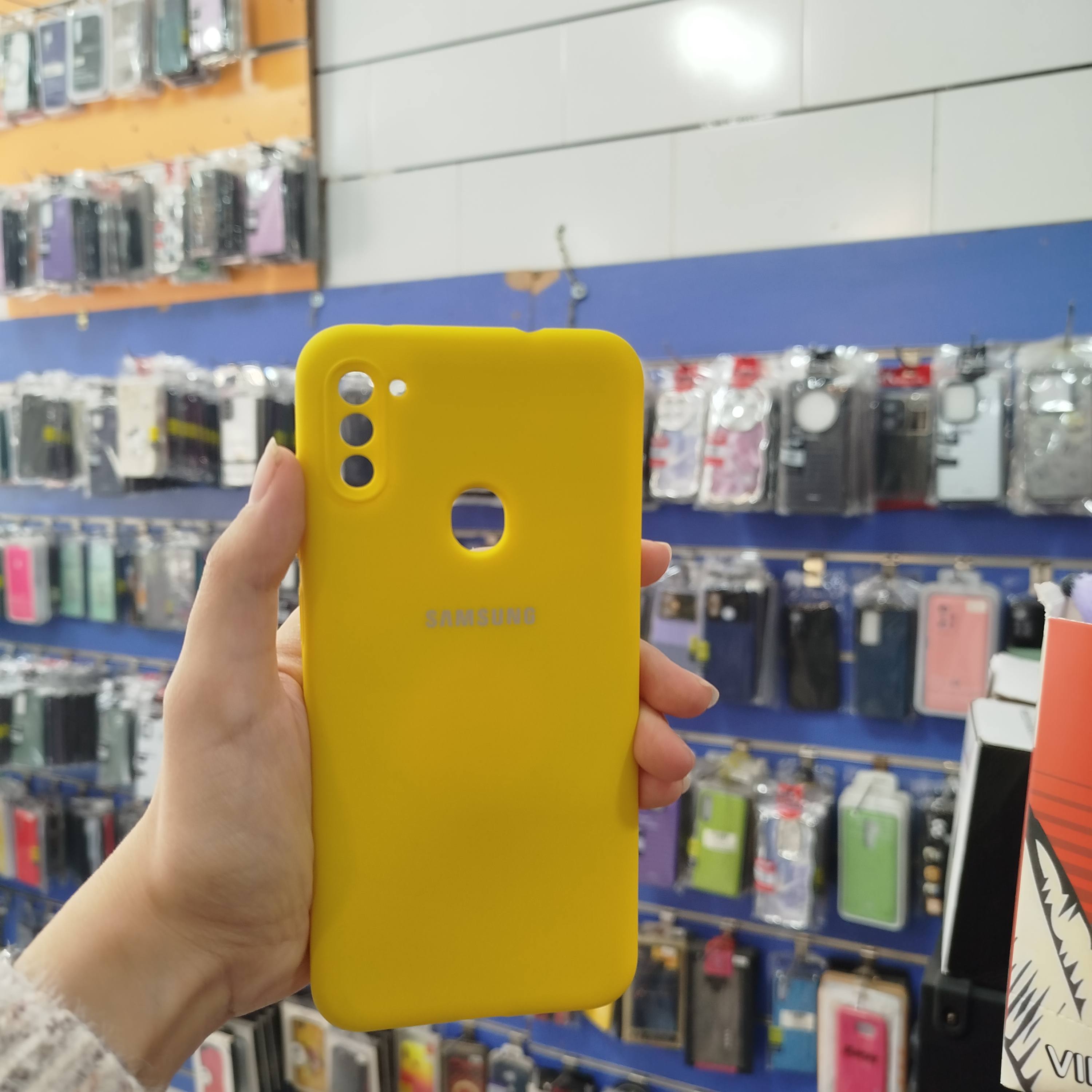 گارد سامسونگ A11 سیلیکونی زرد