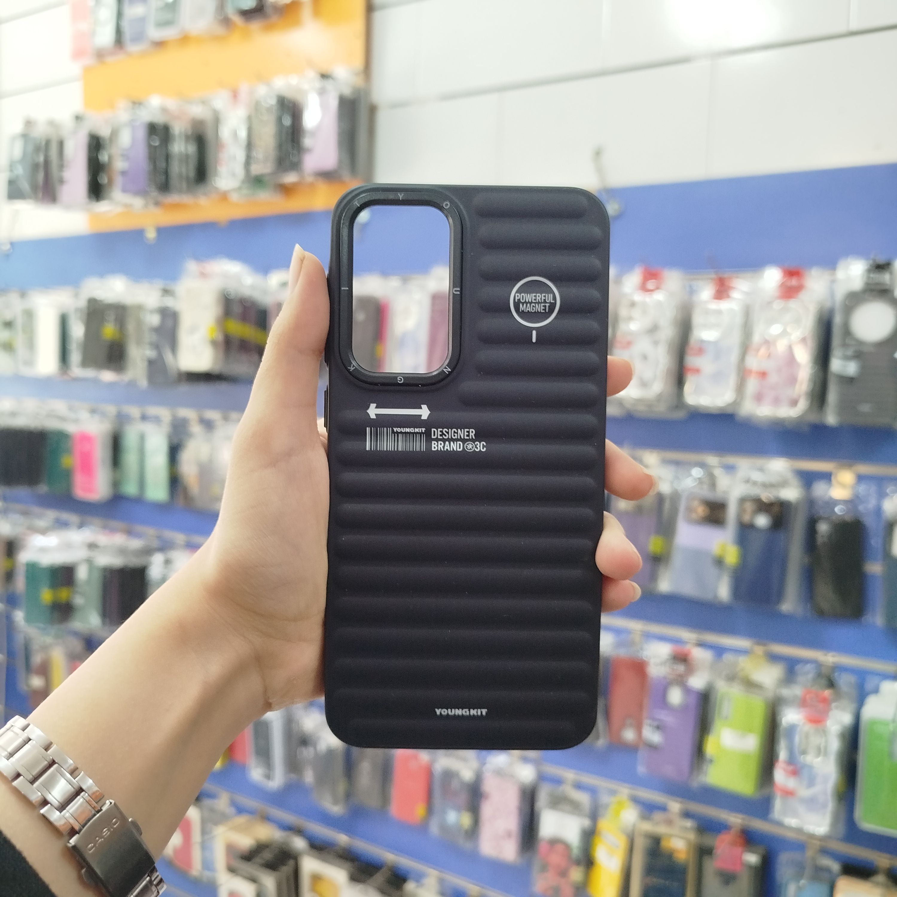 گارد سامسونگ A56 پافری مشکی