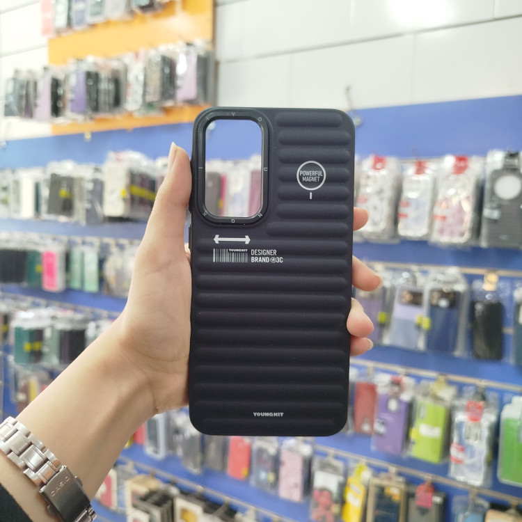 گارد سامسونگ A56 پافری مشکی